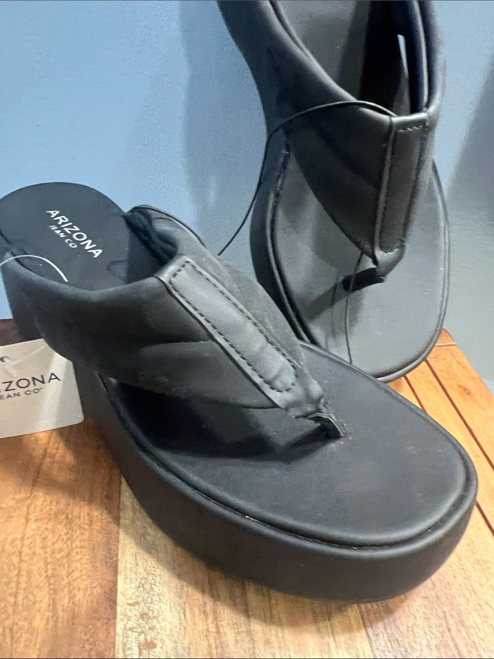 Arizona Jean Company Black Platform Thong Sandals
